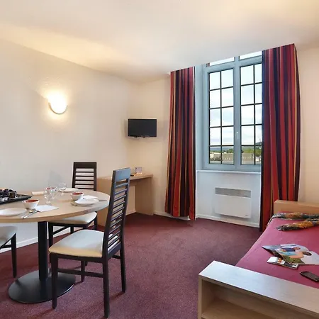 アパート Vacanceole - Les Demeures Champenoises Confort エペルネー